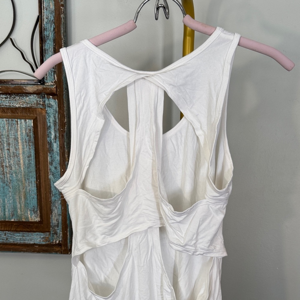 Fabletics White Racerback Performance Tank NEW M - Picture 8 of 12